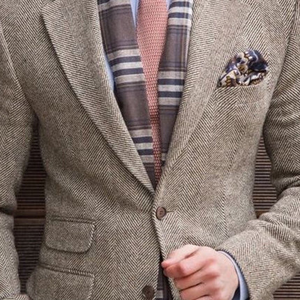 Vintage Herringbone Blazer | Lapel Multi-Pocket | Single-Breasted | Timeless Style | Classic Lapel Design | Versatile Fit | Fashionable Outerwear